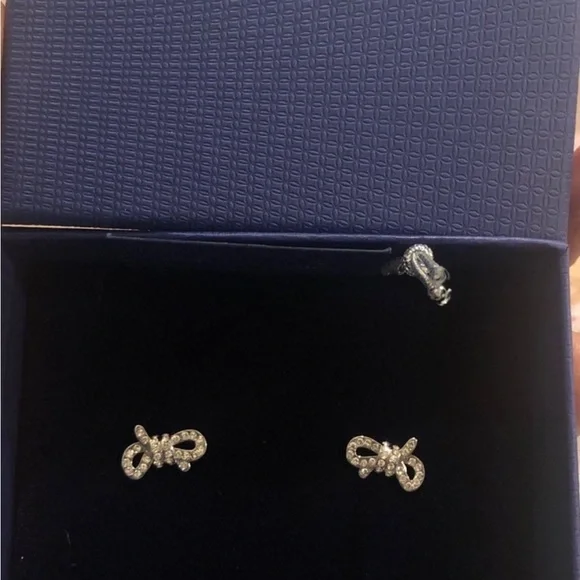 Swarovski lifelong rhodium plated mini bow earrings - Picture 5 of 8